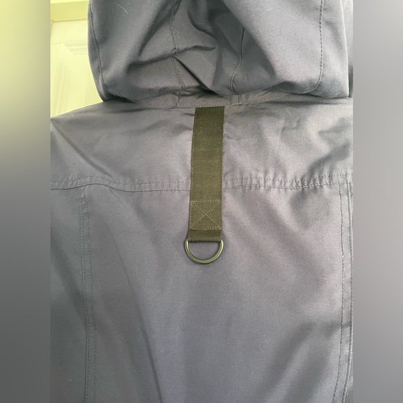 GOLDEN by TNA Bancroft Parka in colour Resin (Navy/Purple Colour) - Aritzia - Picture 8 of 9